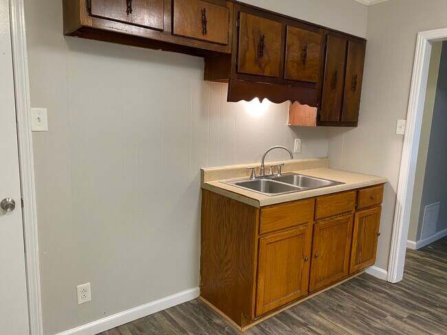 Foto del edificio - 78 Currie Ave