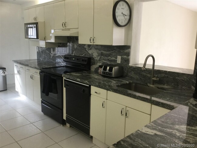 Building Photo - 8953 SW 178th Terrace