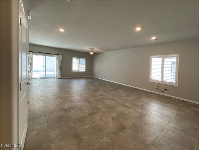 Building Photo - 483 Welpman Way