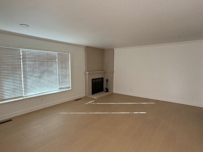 Foto del edificio - Home for Rent in Fair Oaks, CA