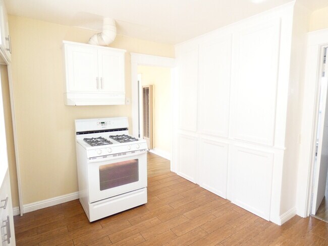 Foto del edificio - 3310 E Ransom St