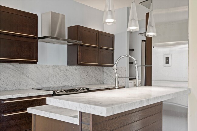 Building Photo - 4001 E NASA Pkwy