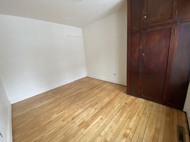 Building Photo - 113 Saint Louis Street, Unit 1