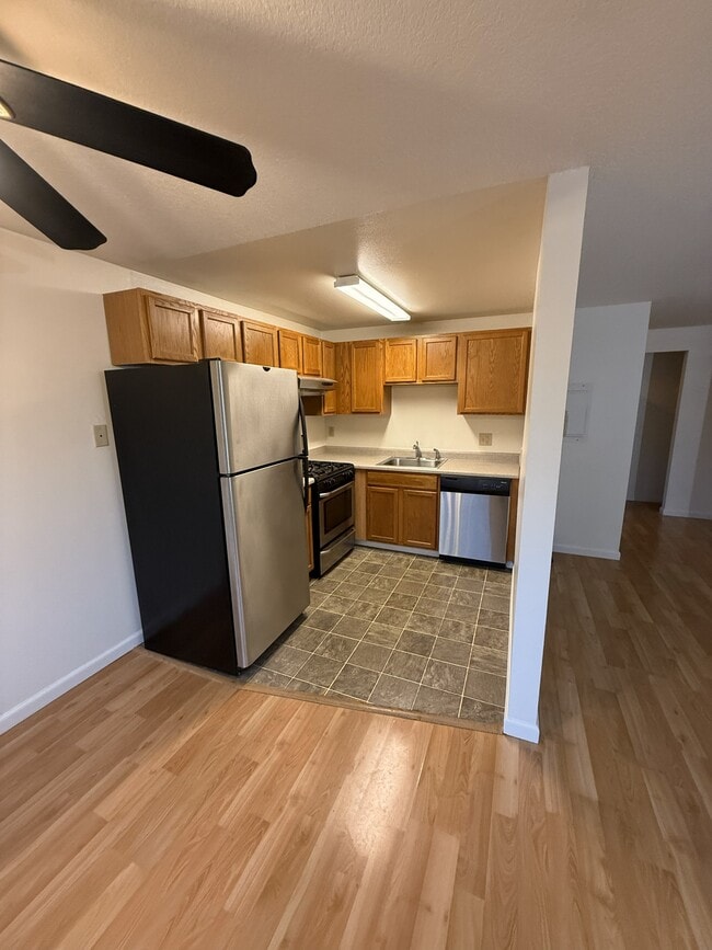 Building Photo - 2317 SE Division St