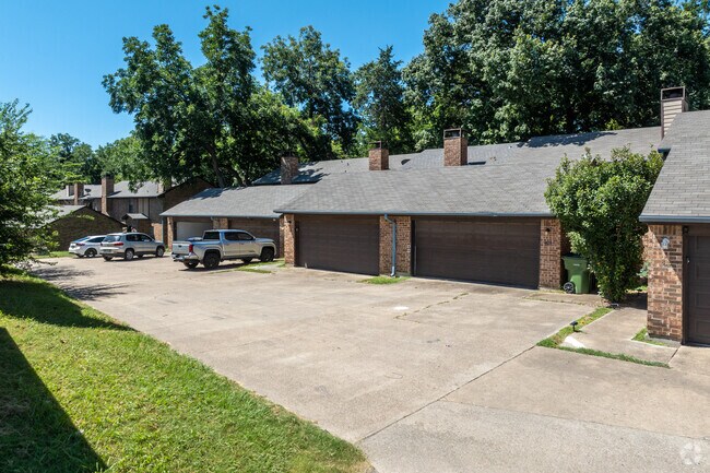 Vista adicional del edificio - Bradfield Creek Townhomes