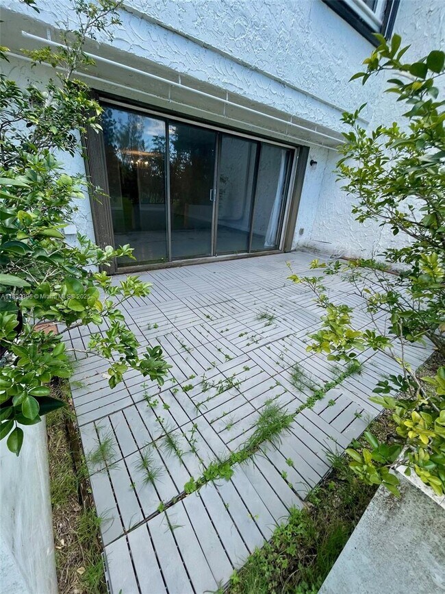 Foto del edificio - 9007 SW 62nd Terrace