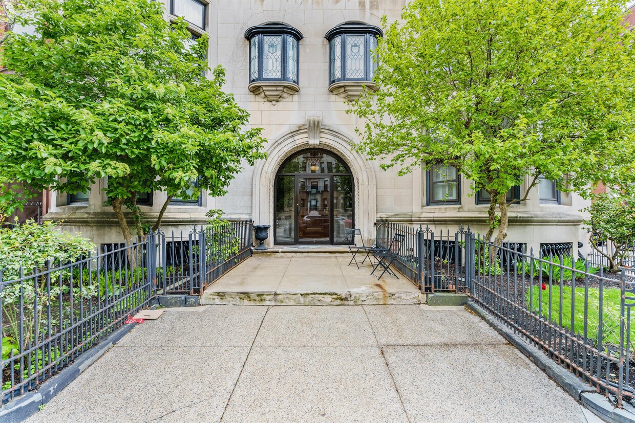 Foto principal - 857 Beacon St