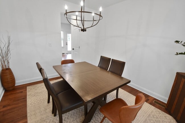 Building Photo - Pet Friendly Three Bedroom with Bonus!