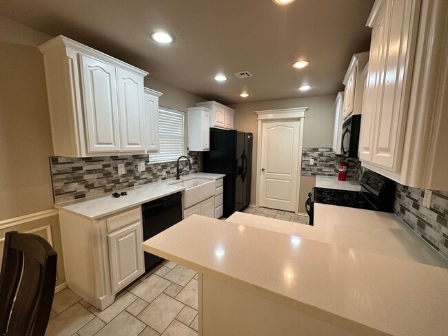 Building Photo - 3 bedroom + Office in Owasso Schools!
