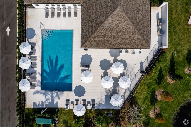 Resort-Style Pool - Allure on Enterprise
