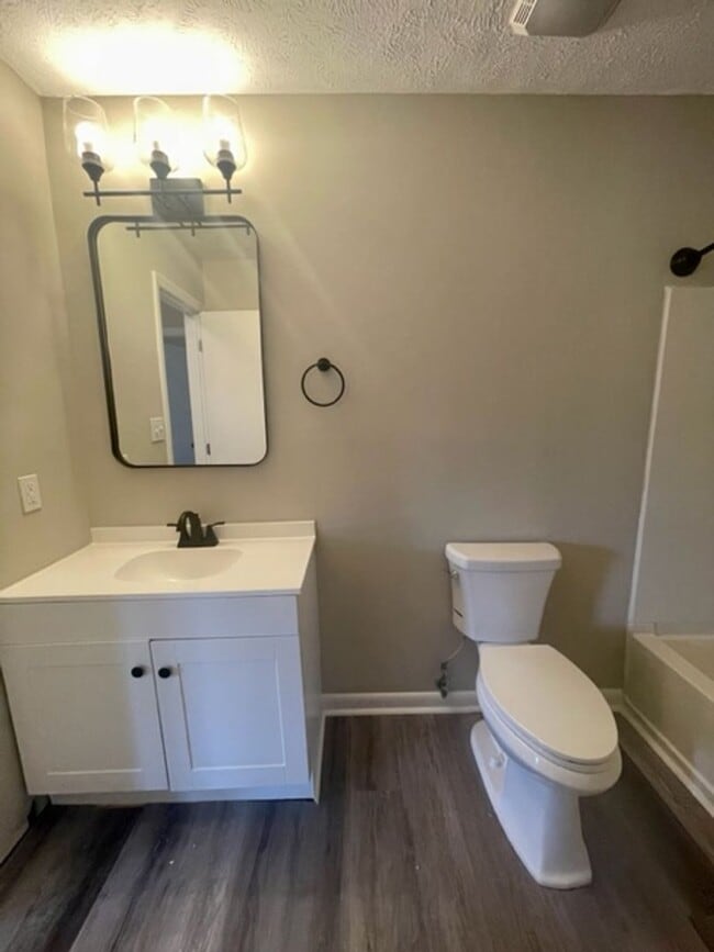 Interior Photo - Cedar Heights