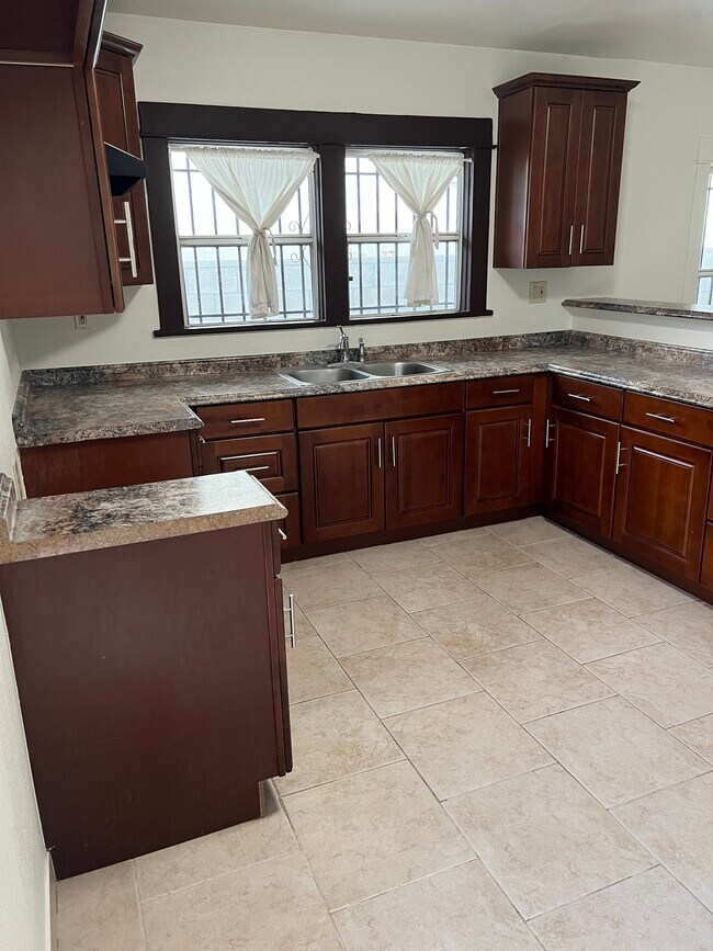 Building Photo - 5773 Arroyo Dr