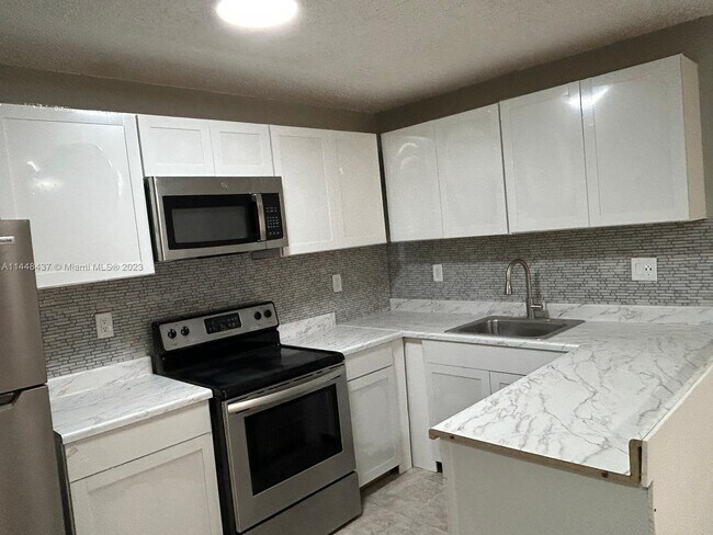 Building Photo - 11542 NW 44th St