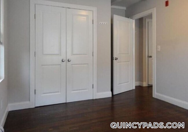 Building Photo - 66 Safford St