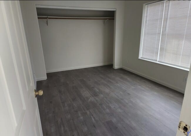 Building Photo - 4100 Camanche Pkwy N