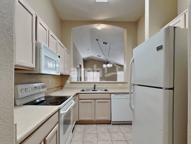 Foto del edificio - 2435 W Waterway Pl