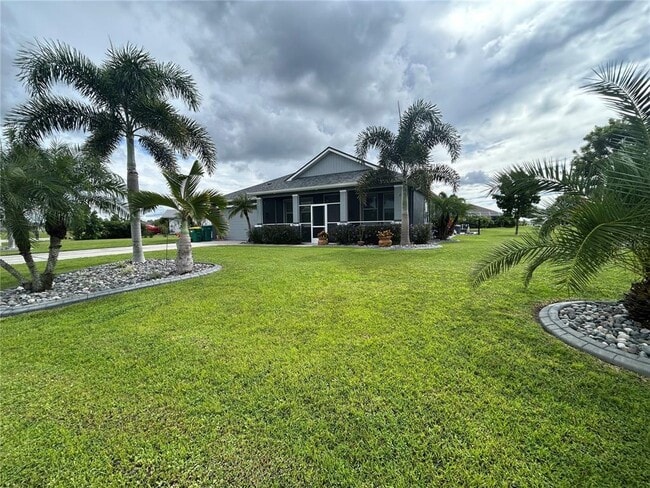 Building Photo - 25427 Doredo Dr
