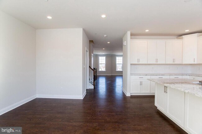 Building Photo - 65 Lila Ln