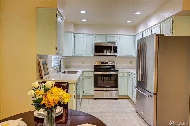 Kitchen - 2660 118th Ave SE