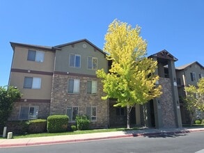 Building Photo - 584 S 980 W