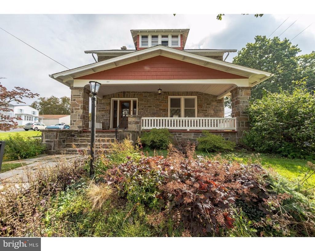 Primary Photo - 121 Meredith St