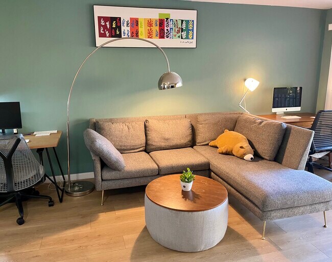 Sala de estar - 2315 Eastridge Ave