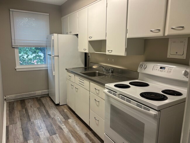 Foto del edificio - 13773 Cedar Rd