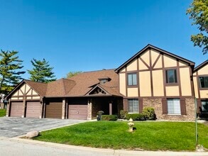 Building Photo - 1655 Dover Ct