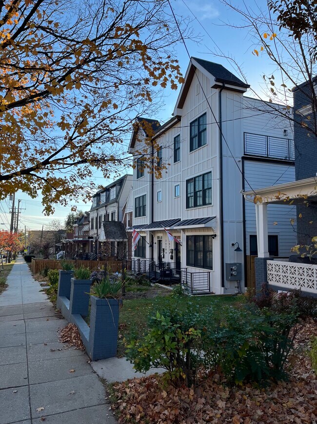 Street View - 2620 4th St NE