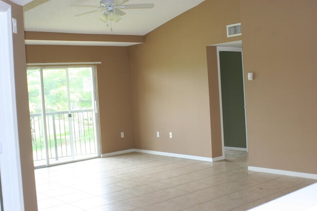 Building Photo - 4167 N Haverhill Rd