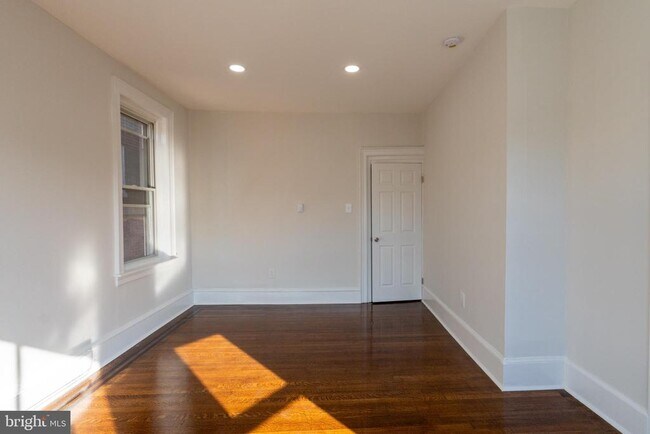 Foto del edificio - 5003 Pine St