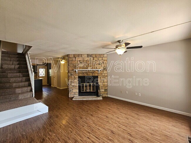 Foto del edificio - 8184 S Fillmore Cir