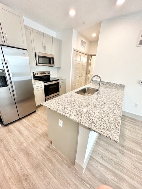 Foto del edificio - 2107 W Davis St