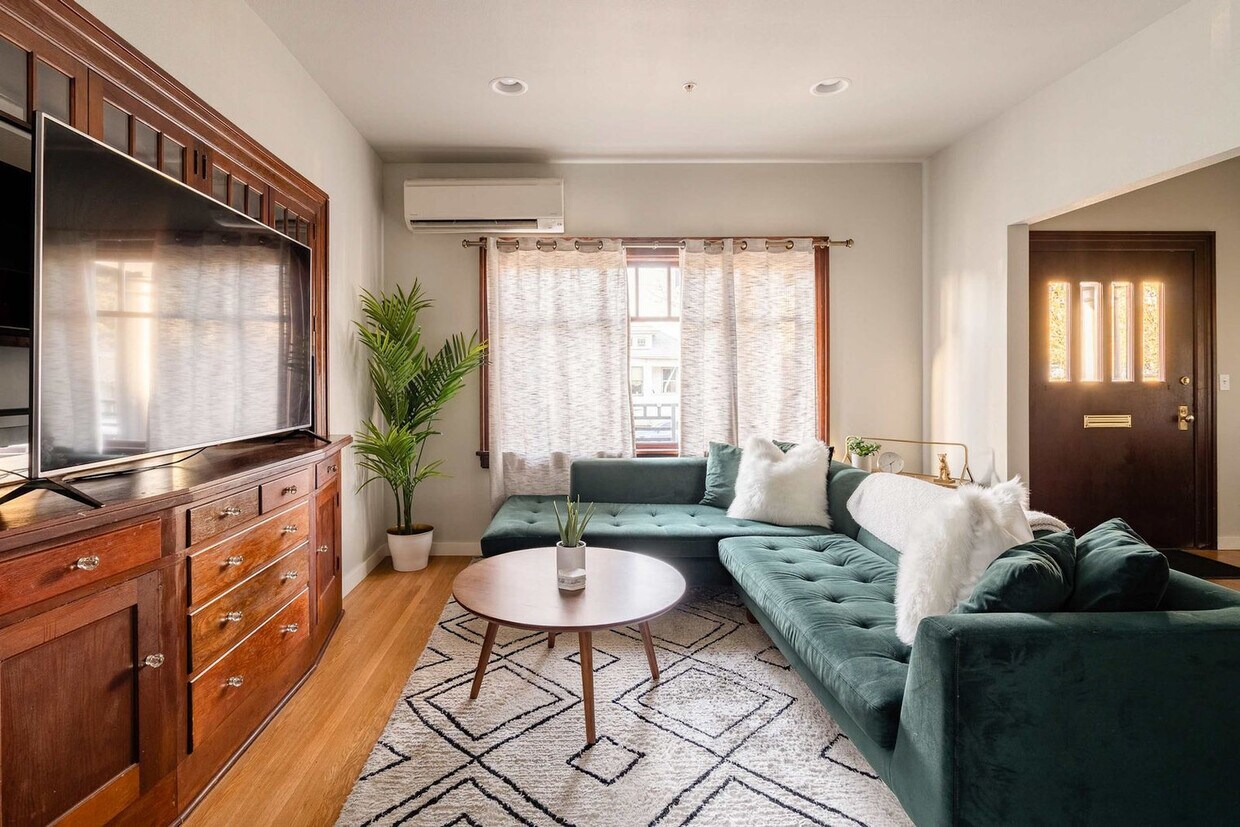 Foto principal - 3046 NE Glisan St