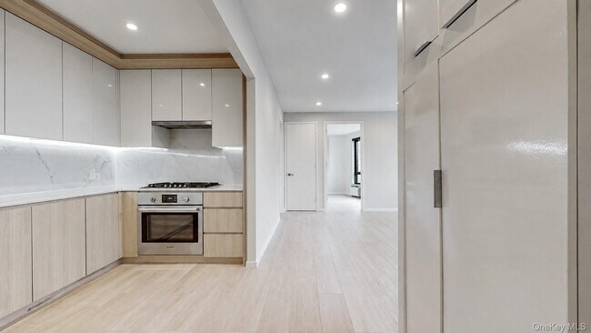 Foto del edificio - 40-22 61st St