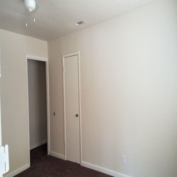 Building Photo - 1433 Crestridge Dr