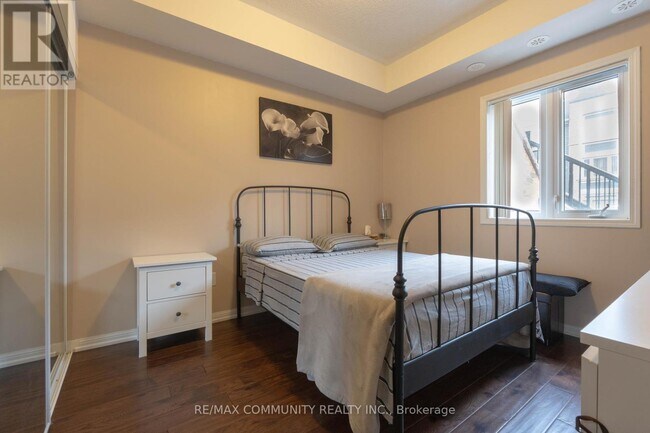Photo du bâtiment - 250-250 Sunny Meadow Blvd