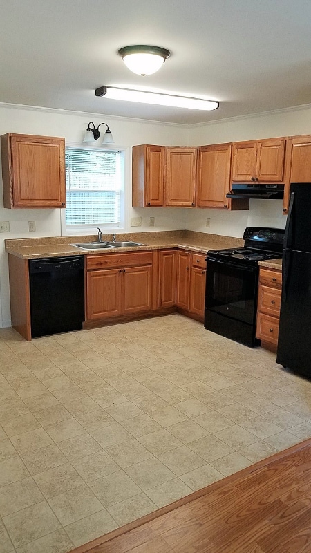 Building Photo - 1241 N Main St