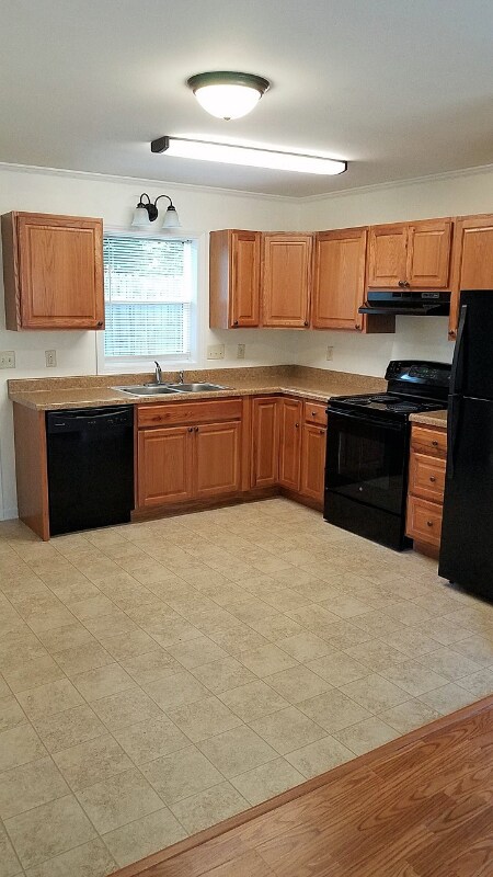 Foto del edificio - 1241 N Main St