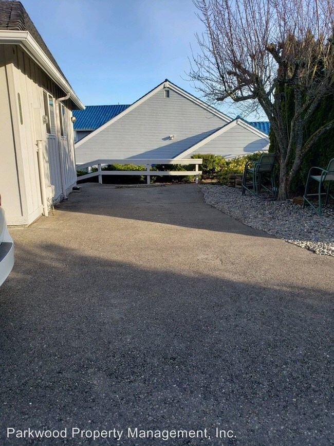 Building Photo - Studio, 1 bath House - 98 Tatoosh, Basement