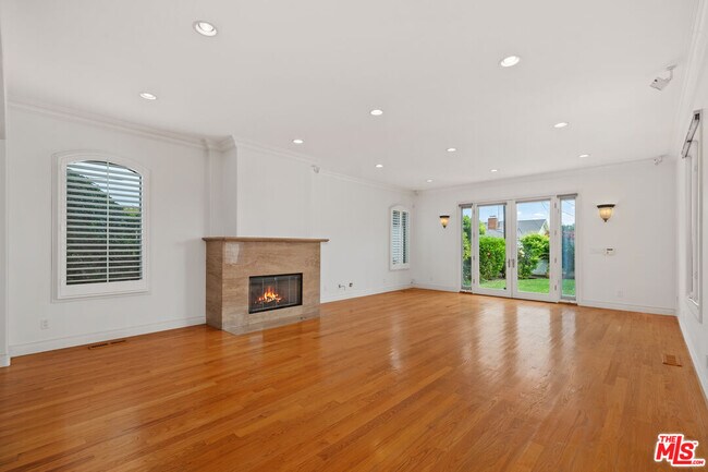 Foto del edificio - 7822 Truxton Ave