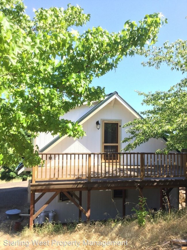 Foto del edificio - 2387 Brophy Rd