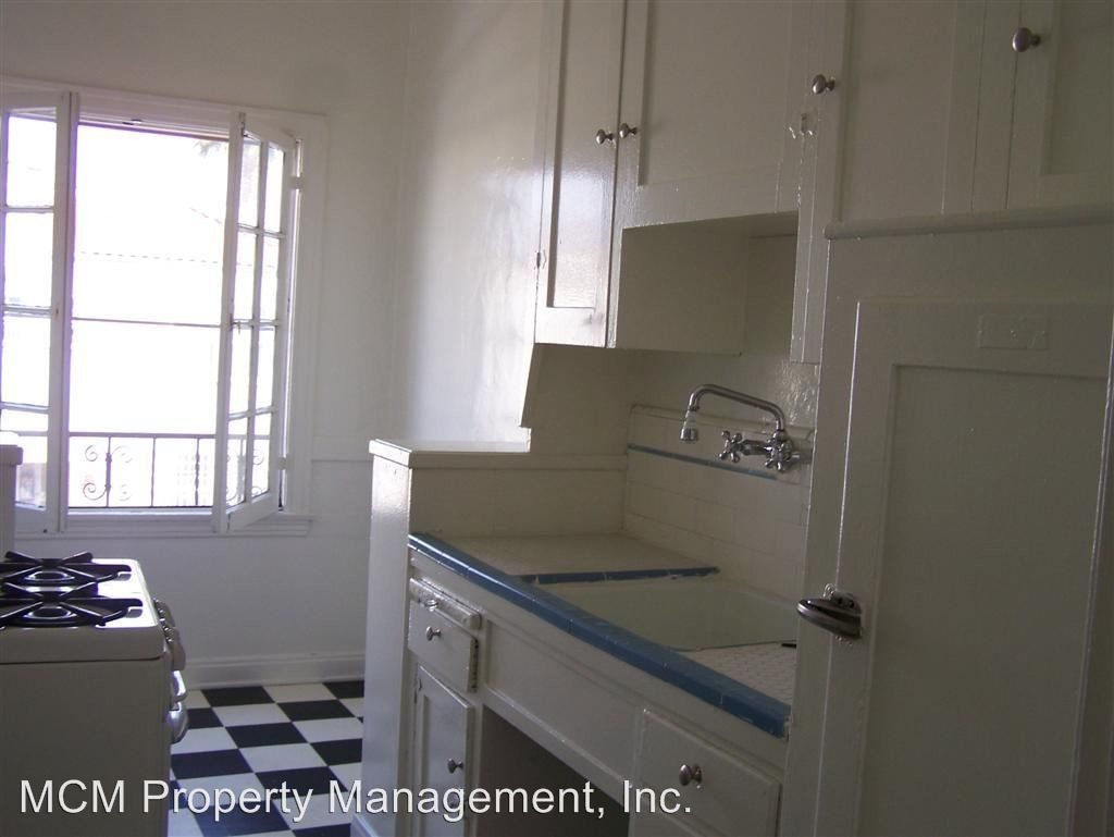 Building Photo - 637 N Spaulding Ave