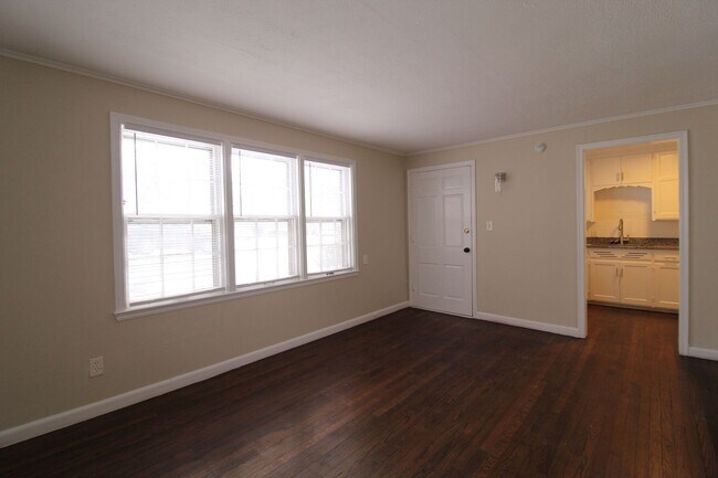 Foto del edificio - January FREE On This 1 Bedroom 1 Bath Duplex in Navy Hill Area in Olathe