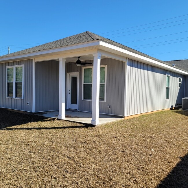 Building Photo - 5483 Avon Road