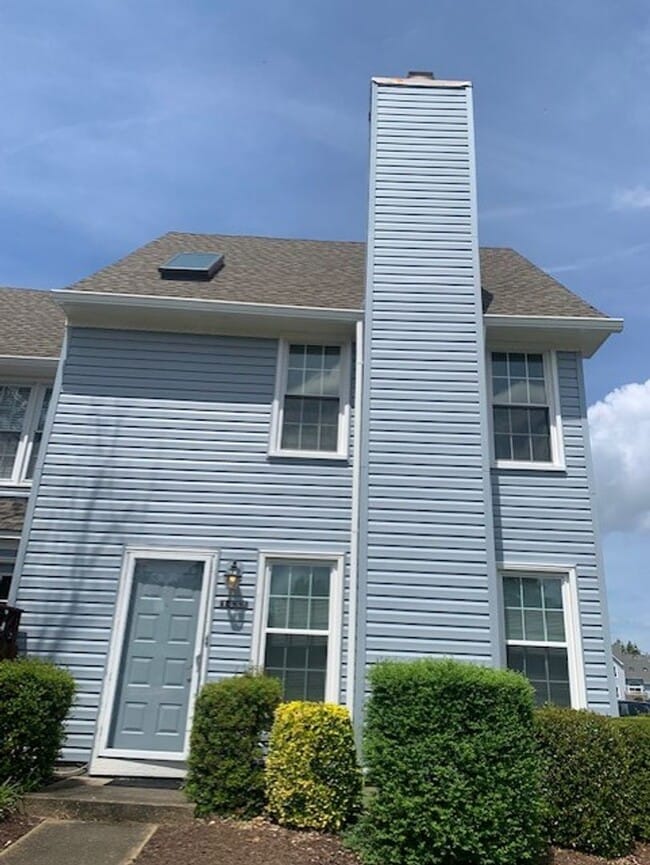 Building Photo - 1433 Lake Huron Dr