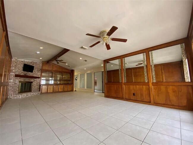 Building Photo - 12815 Ashford Chase Dr