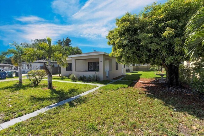 Building Photo - 2320 NW 95th St