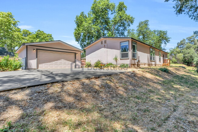 Building Photo - 7837 Olive St