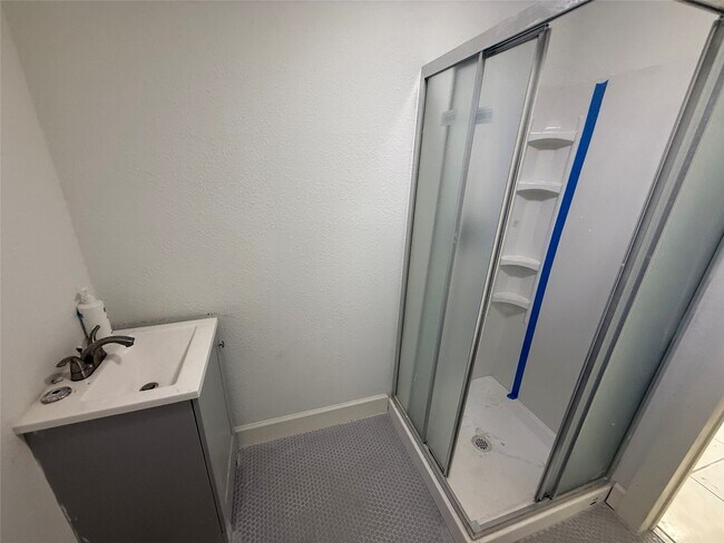 Foto del edificio - 5914 Cullen Blvd